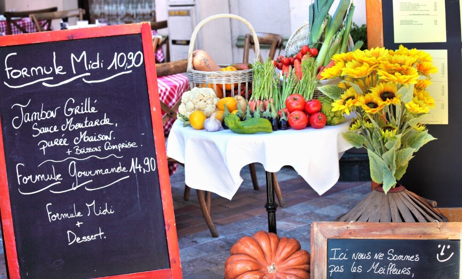 Fresh produce at an Austin farmers market stall